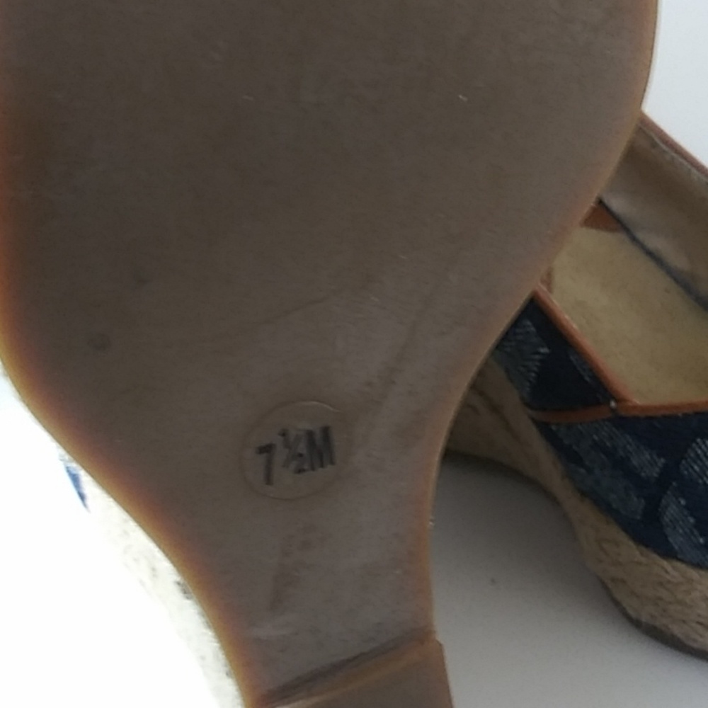 Michael Kors Denim signature Wedge Sandal - Picture 4 of 4